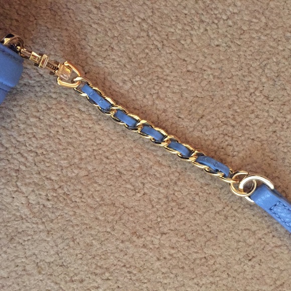 Tory Burch Landon Combo Crossbody in Pebbled Blue - Picture 4 of 5